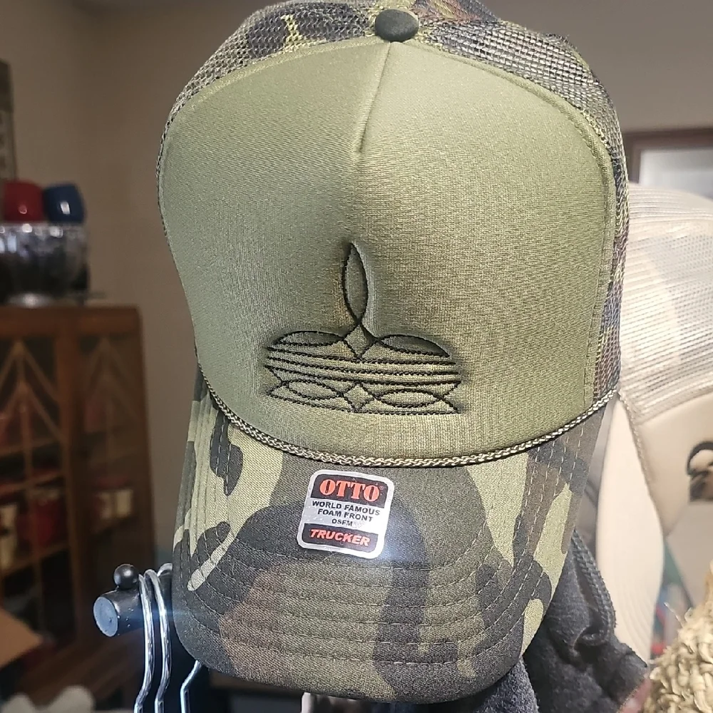 OTTO Green Camouflage Trucker Hat - Picture 1 of 4